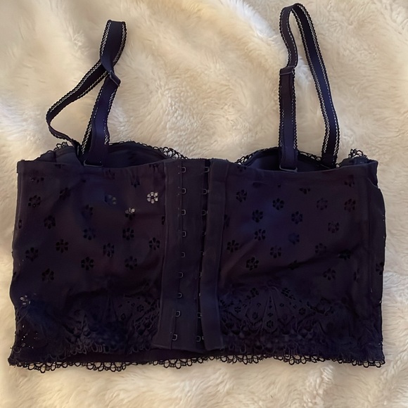 NWOT Simone Perele bustier. Never been worn. Size 1 which is a small. 32-34 A-C - Picture 4 of 8